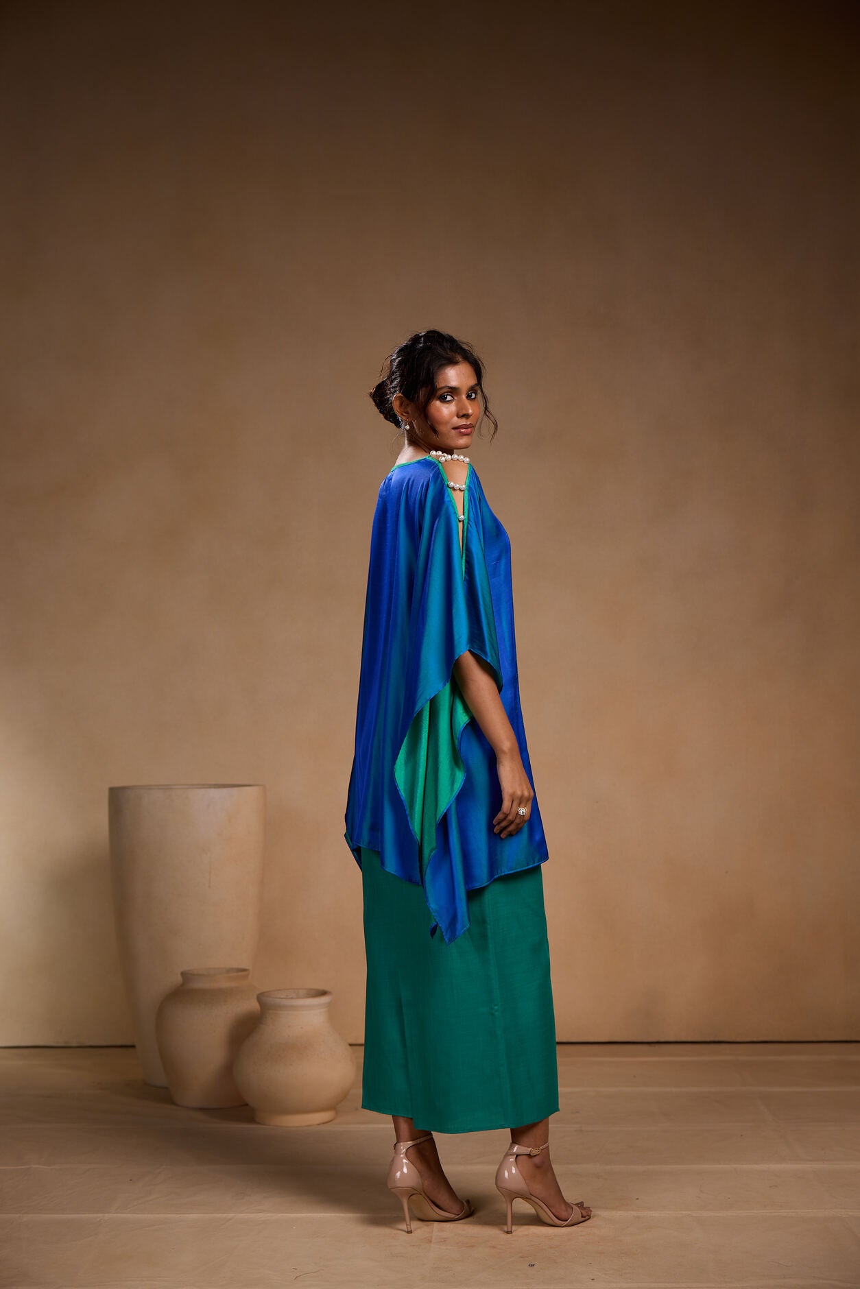 Silk mid-kaftan with big pearl and pant
