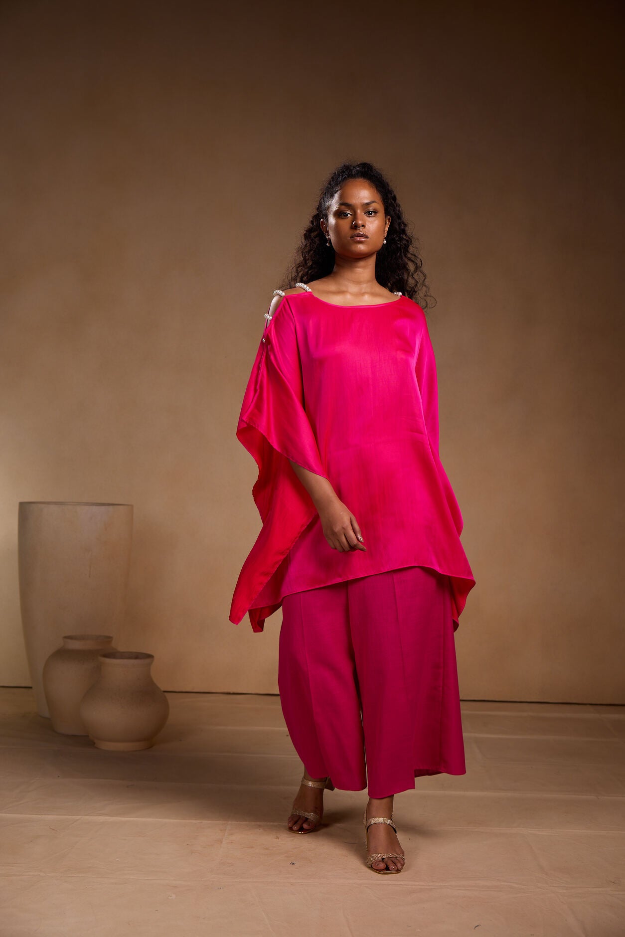 Silk mid-kaftan with big pearl and pant