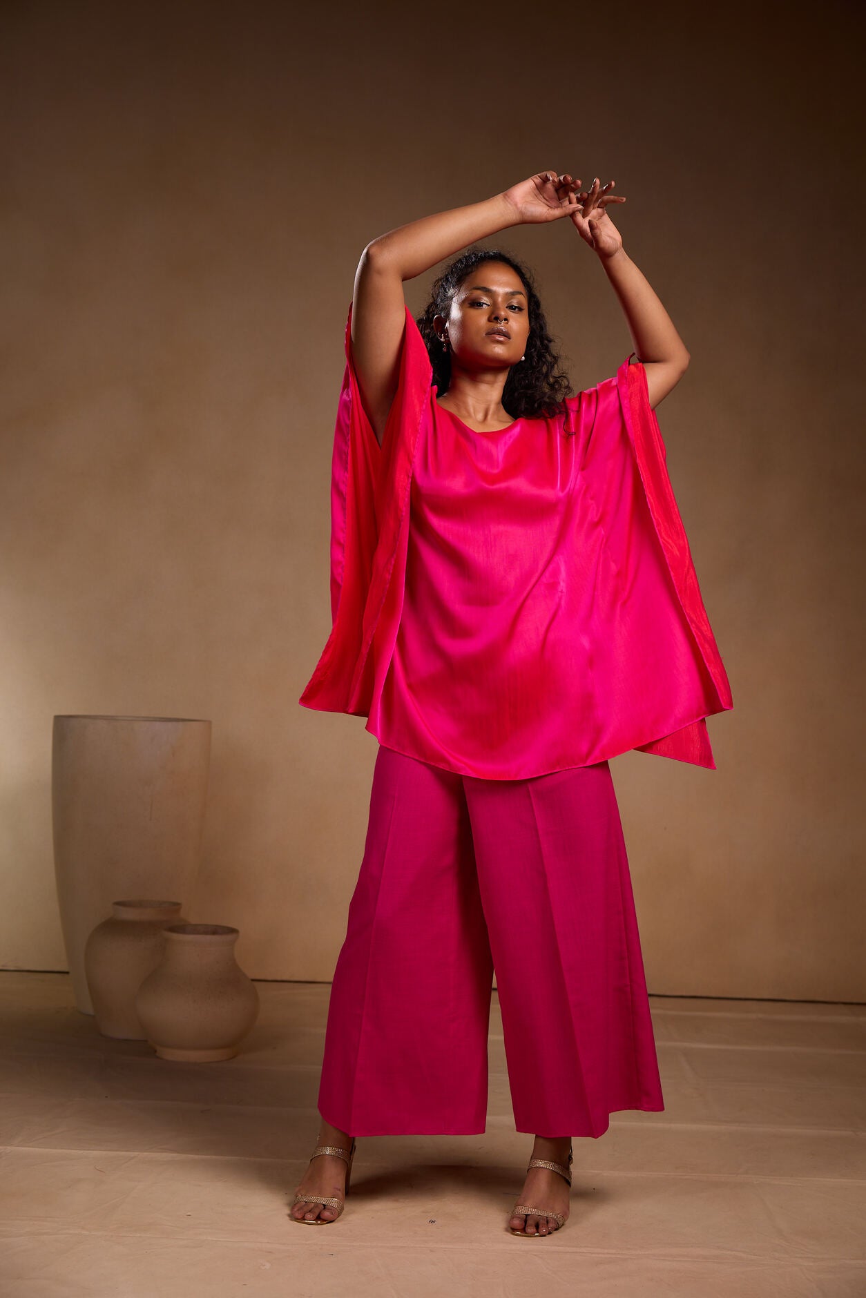 Silk mid-kaftan with big pearl and pant
