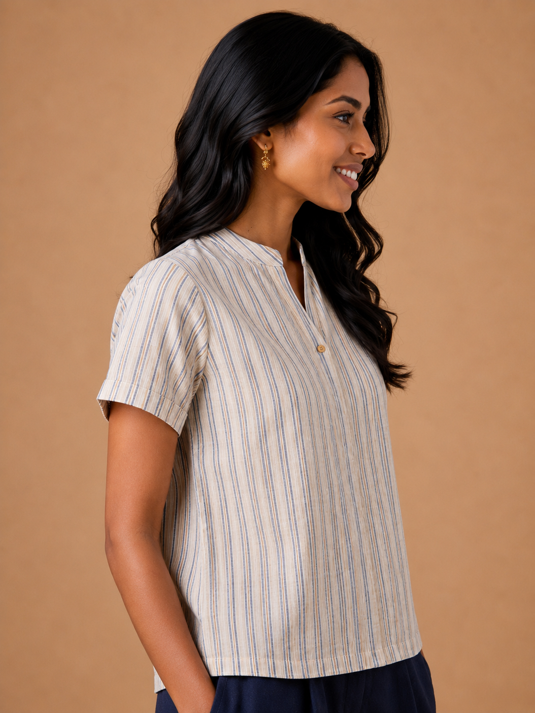 White Stripes Chinese collar kimono top.