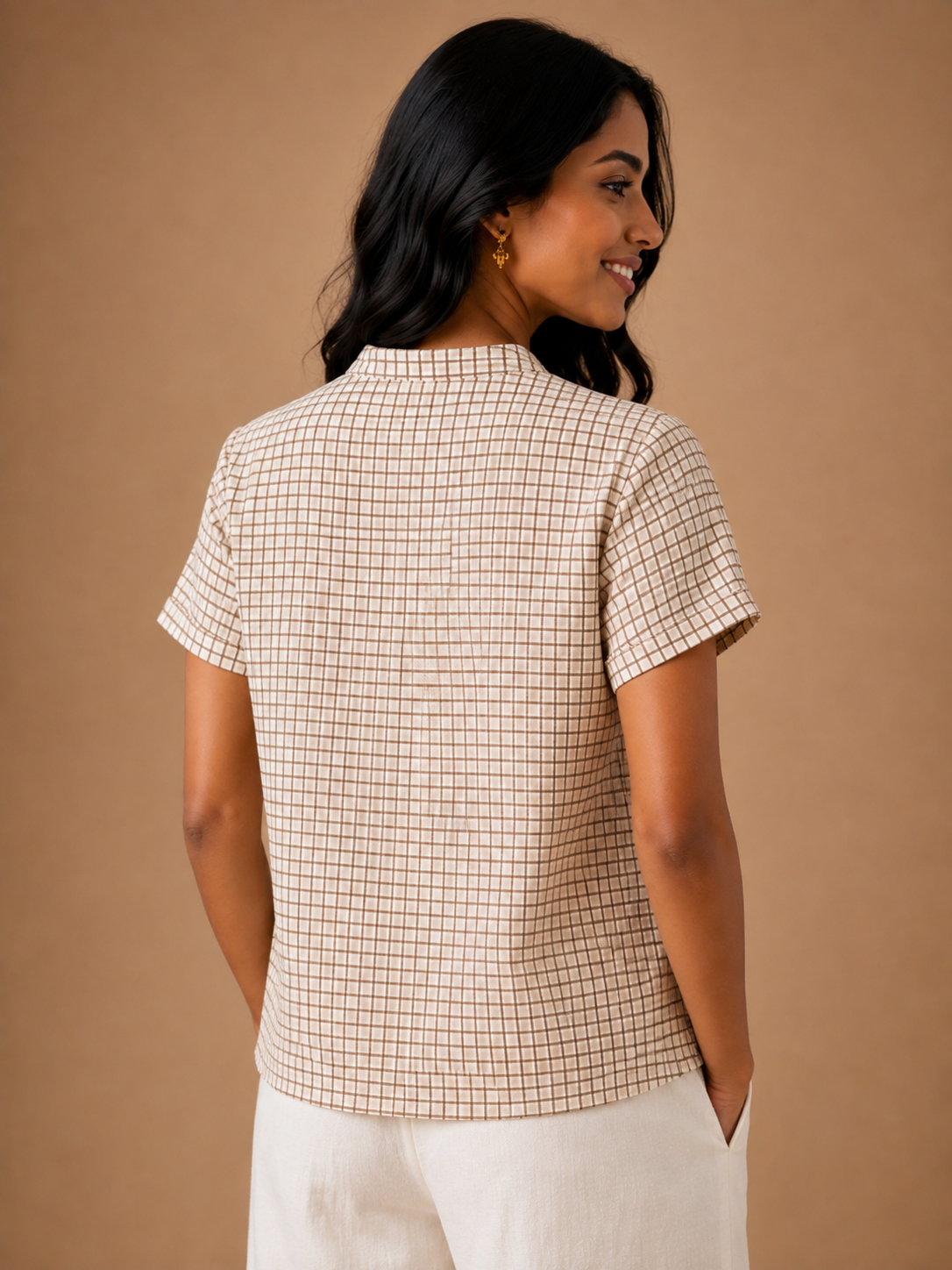 White Checks Chinese collar kimono top.