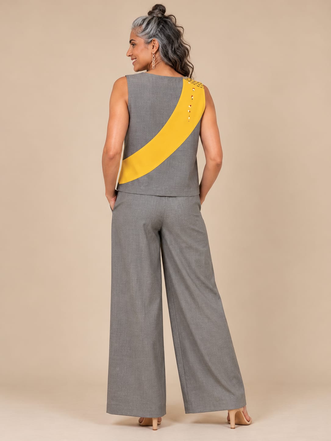Grey & Yellow cotton sleeveless embroidery Top